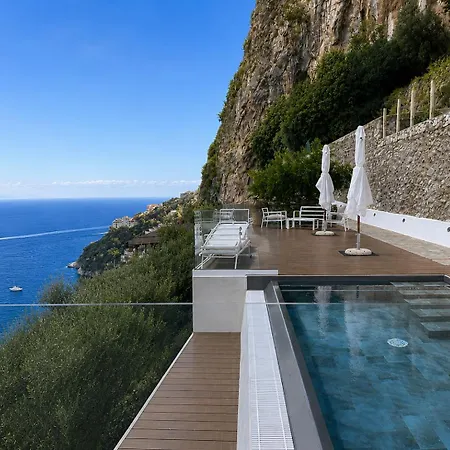 With Infinity Pool - Stunning View